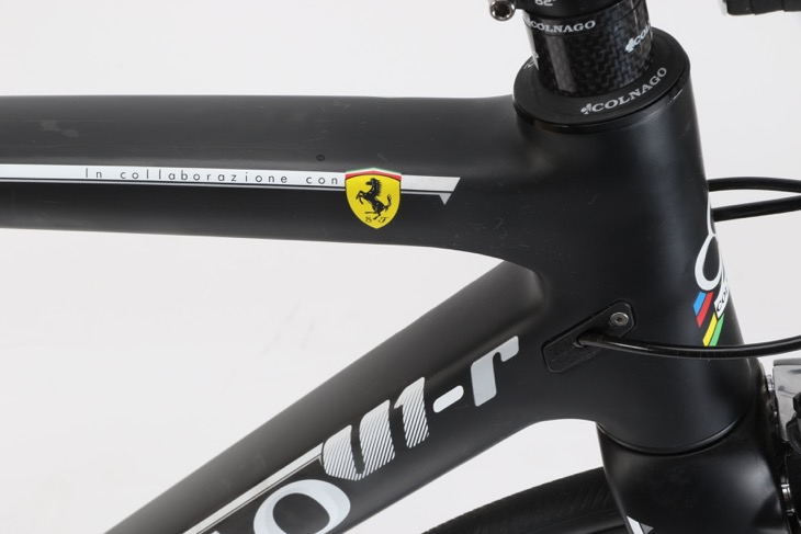 コルナゴ V1-r フェラーリとの共同開発によって誕生した軽量 コルナゴ V1-r フェラーリとの共同開発によって誕生した軽量